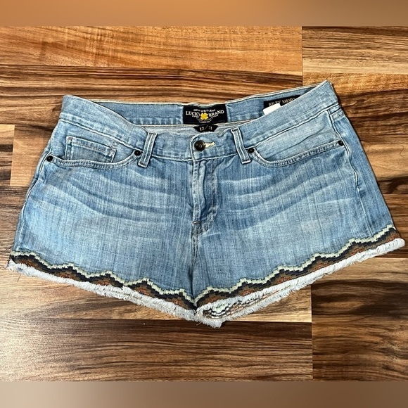 LUCKY BRAND Riley Jean Cut Off Shorts Stretch Denim Embroidered Hem - Picture 1 of 9